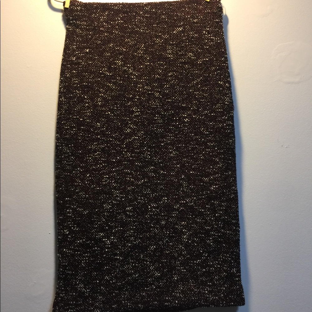 Two pieces - Picture 4 of 4